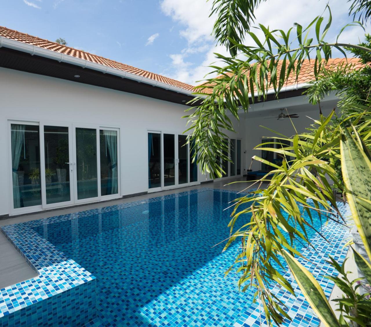 Majestic By Korawan Villa Pattaya Exterior photo